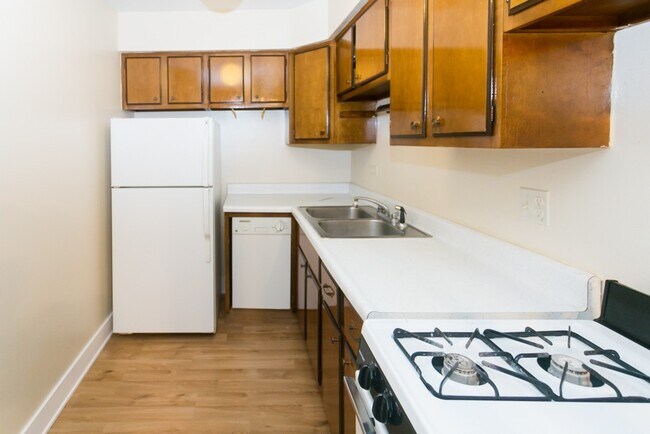 Foto del edificio - 675 W Wrightwood Ave