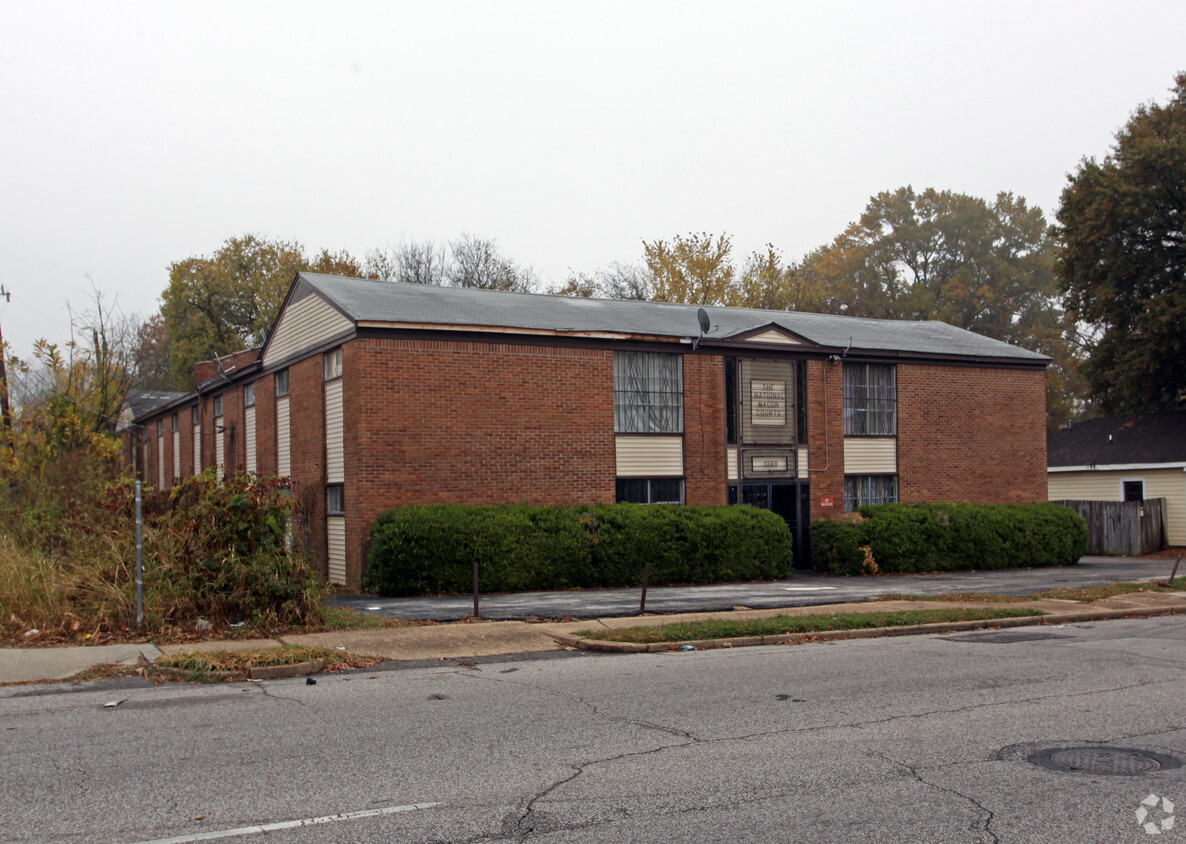 Primary Photo - The National Macon Courts