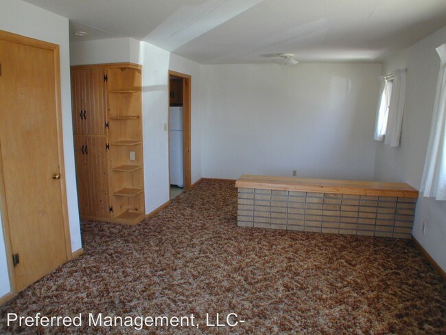 Building Photo - 1623 Converse Ave