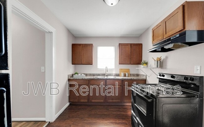 Foto del edificio - 472 W 66th St