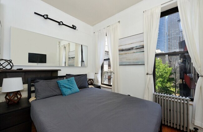 Foto del edificio - 690 9th Ave