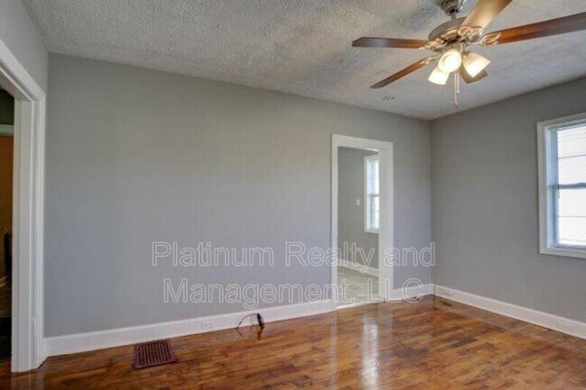 Foto del edificio - 1226 Crossland Ave