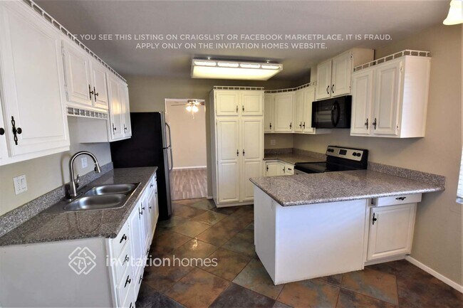 Foto del edificio - 8430 E Oak St