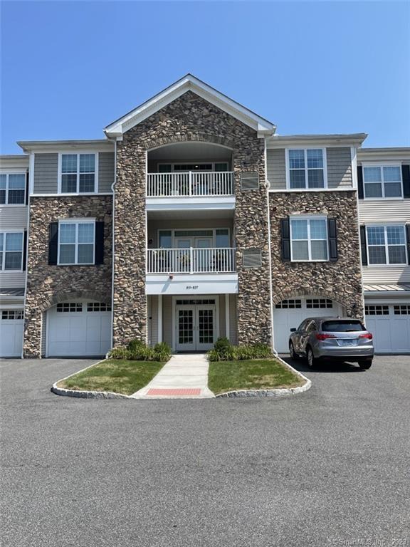 Primary Photo - 834 Brookside Ct