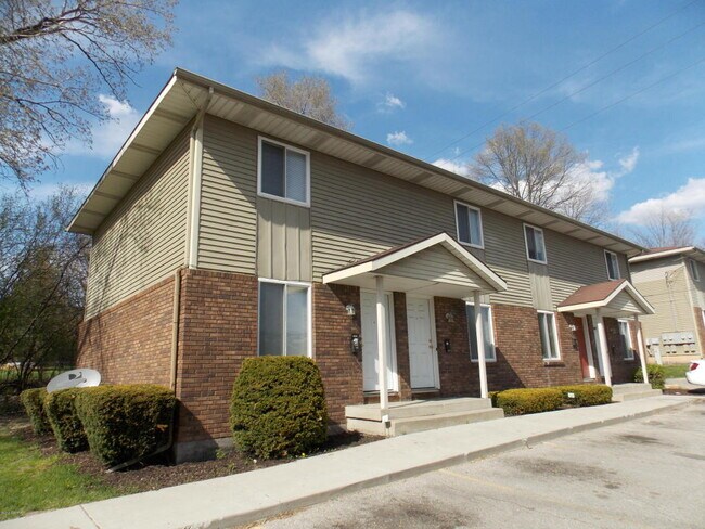 Foto del edificio - 802 Plymouth Avenue Northeast