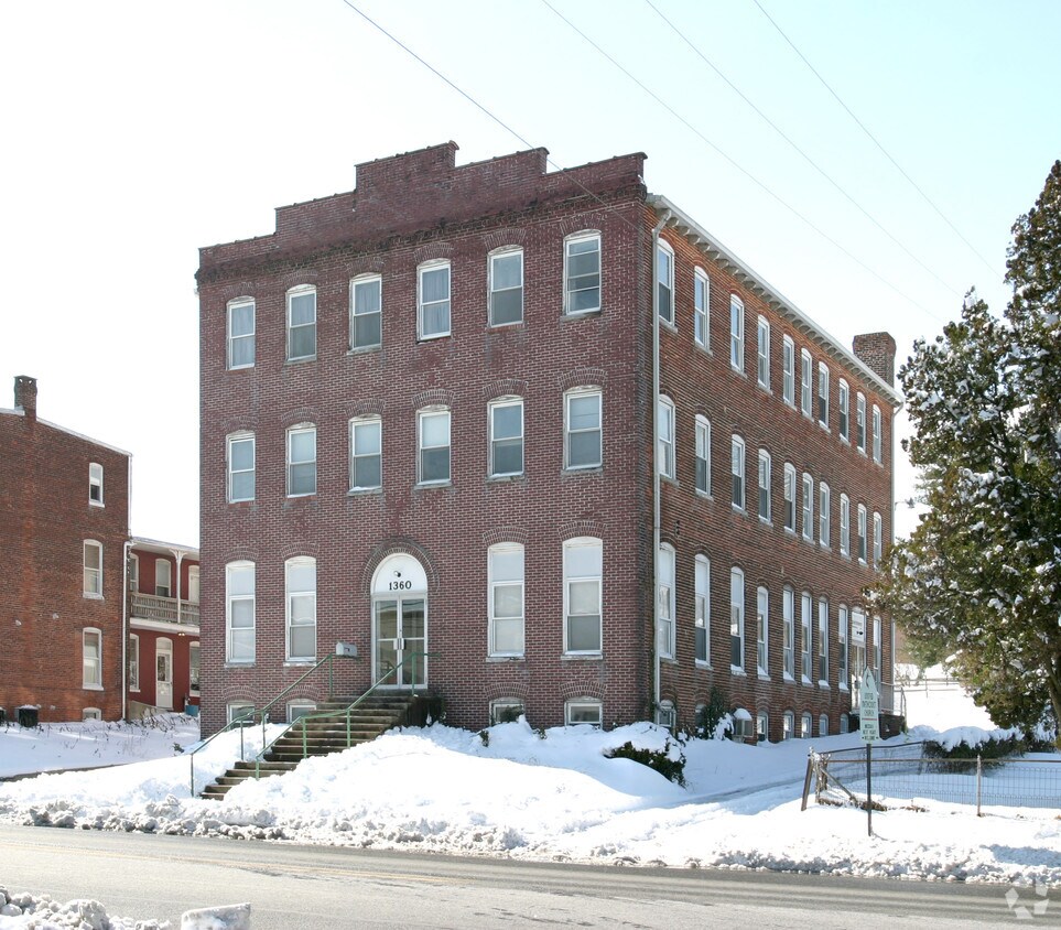 1360 N St Apartments in YORK, PA