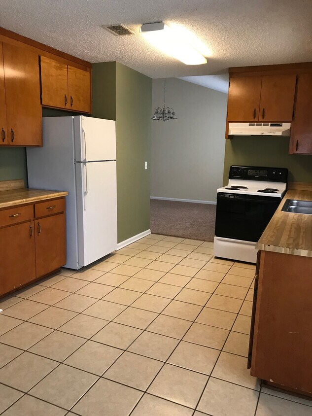 Primary Photo - 2822 Rosehill Dr