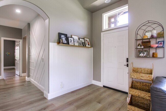 Foto del edificio - 3207 Meadow Side Pl