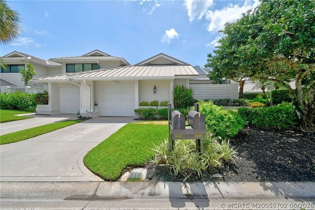 Building Photo - 5636 SE Foxcross Pl
