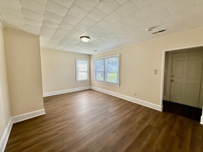 Building Photo - Three bedroom, 1 bath house in Graham