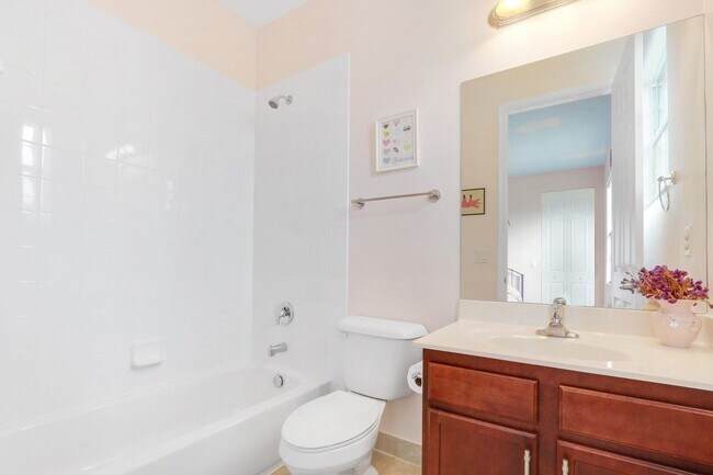 Building Photo - 8185 Fiera Ridge Dr