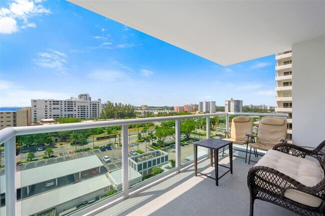 Foto del edificio - 1620 N Ocean Blvd