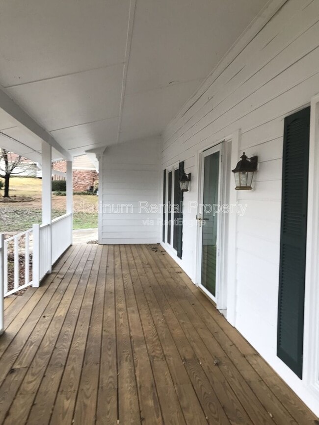 Building Photo - 2990 Summit Ridge