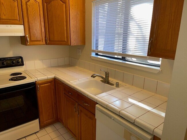 Foto del edificio - 2150 Northwood Cir