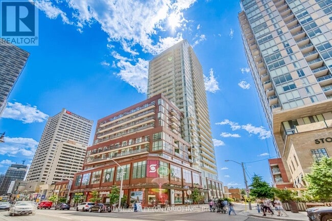 Building Photo - 33 Helendale Ave