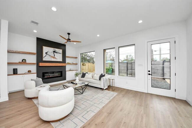 Foto del edificio - 5520 Chapman St