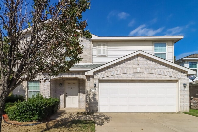 Building Photo - 7953 Meadow Spring Ln