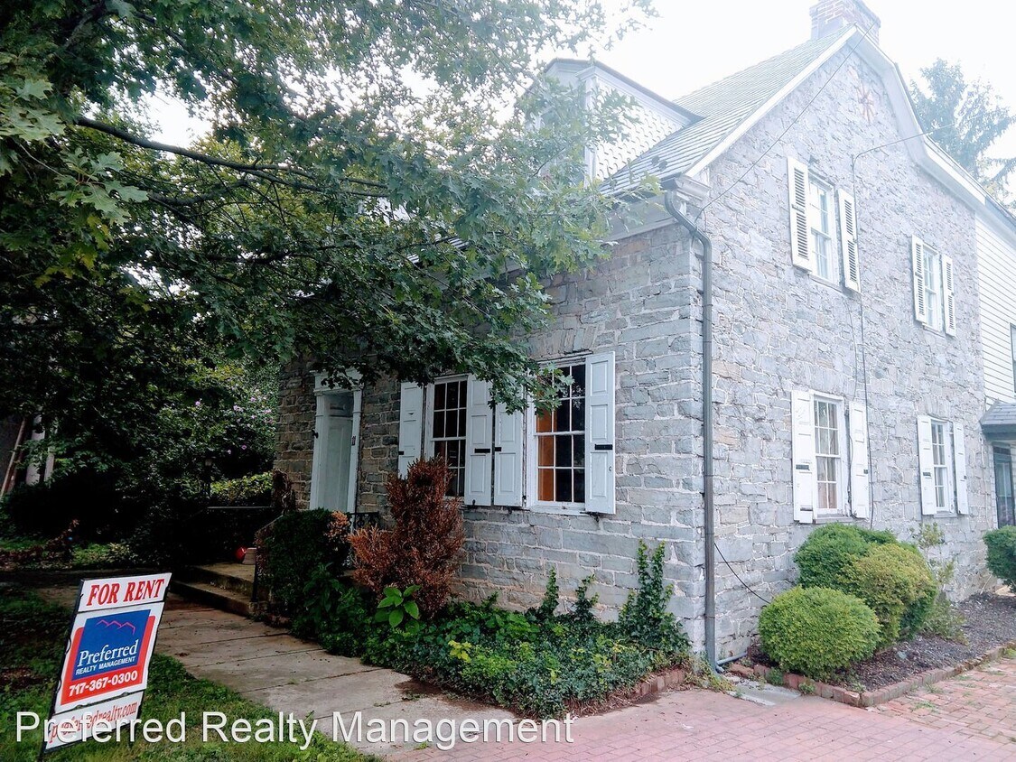 Primary Photo - 3 br, 1.5 bath House - 2 N. River St