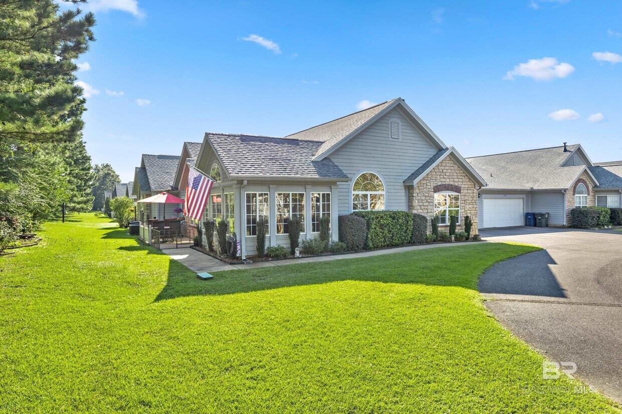 Foto principal - 803 Wyld Palms Dr