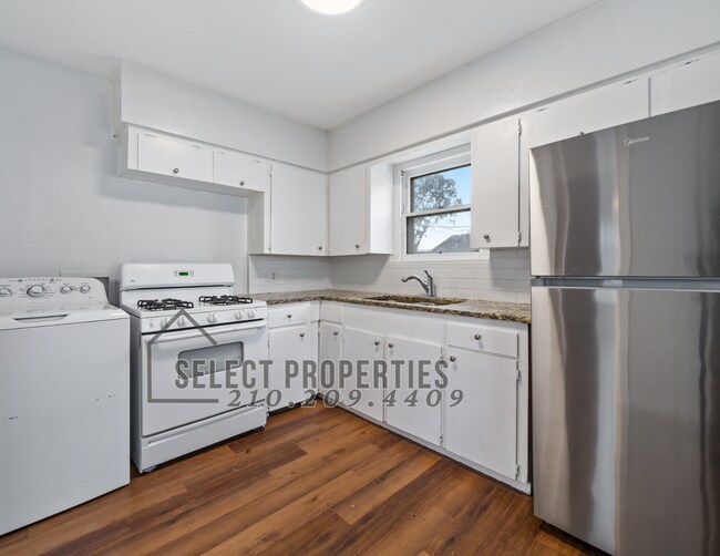 Building Photo - 4049 Green Grove Dr
