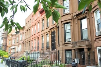 Building Photo - 166 Halsey St