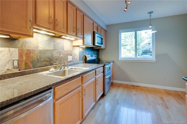 Foto del edificio - 171 Greenwoods Ln