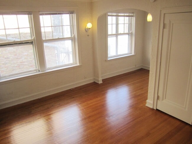 Interior Photo - Winthrop Manor