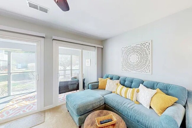 Foto del edificio - 3700 Golf Colony Ln