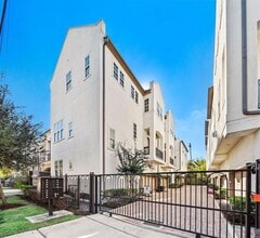 Building Photo - 1048 W 21st St