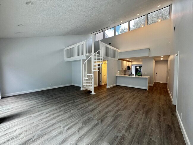 Foto del edificio - 6680 Thornhill Ct