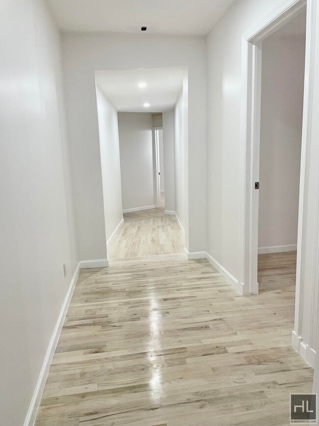 Foto del edificio - Commercial space 23 AVENUE Astoria