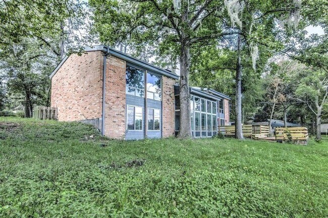 Foto del edificio - 417 Brook Hollow Dr