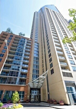 Foto principal - 420 E Waterside Dr