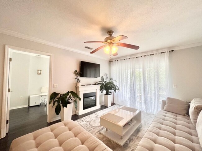 Building Photo - 4274 Calinda Ln