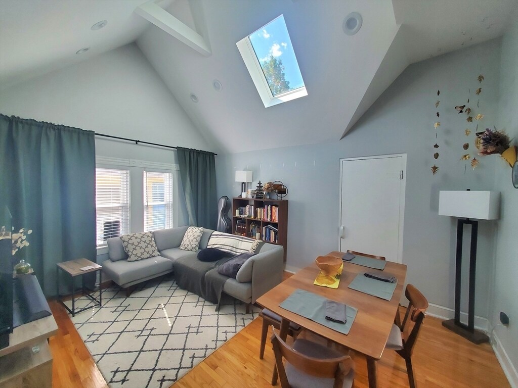 Foto principal - 72 Marshall St