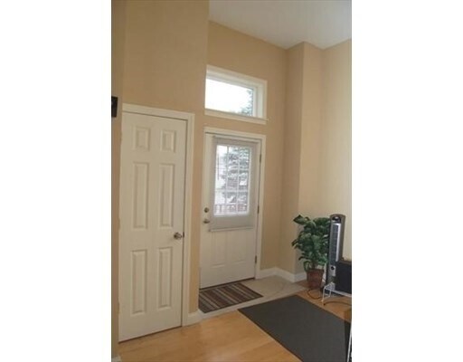 Primary Photo - 27-35 St James Ave