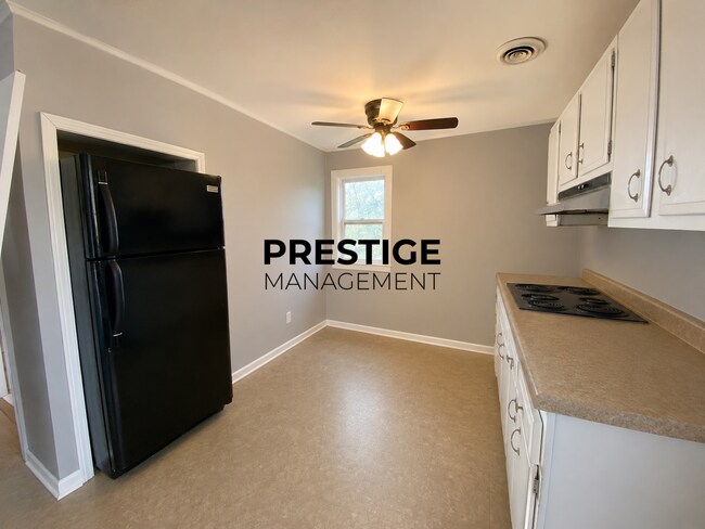 Foto del edificio - 2 Bedroom Home in Lowell