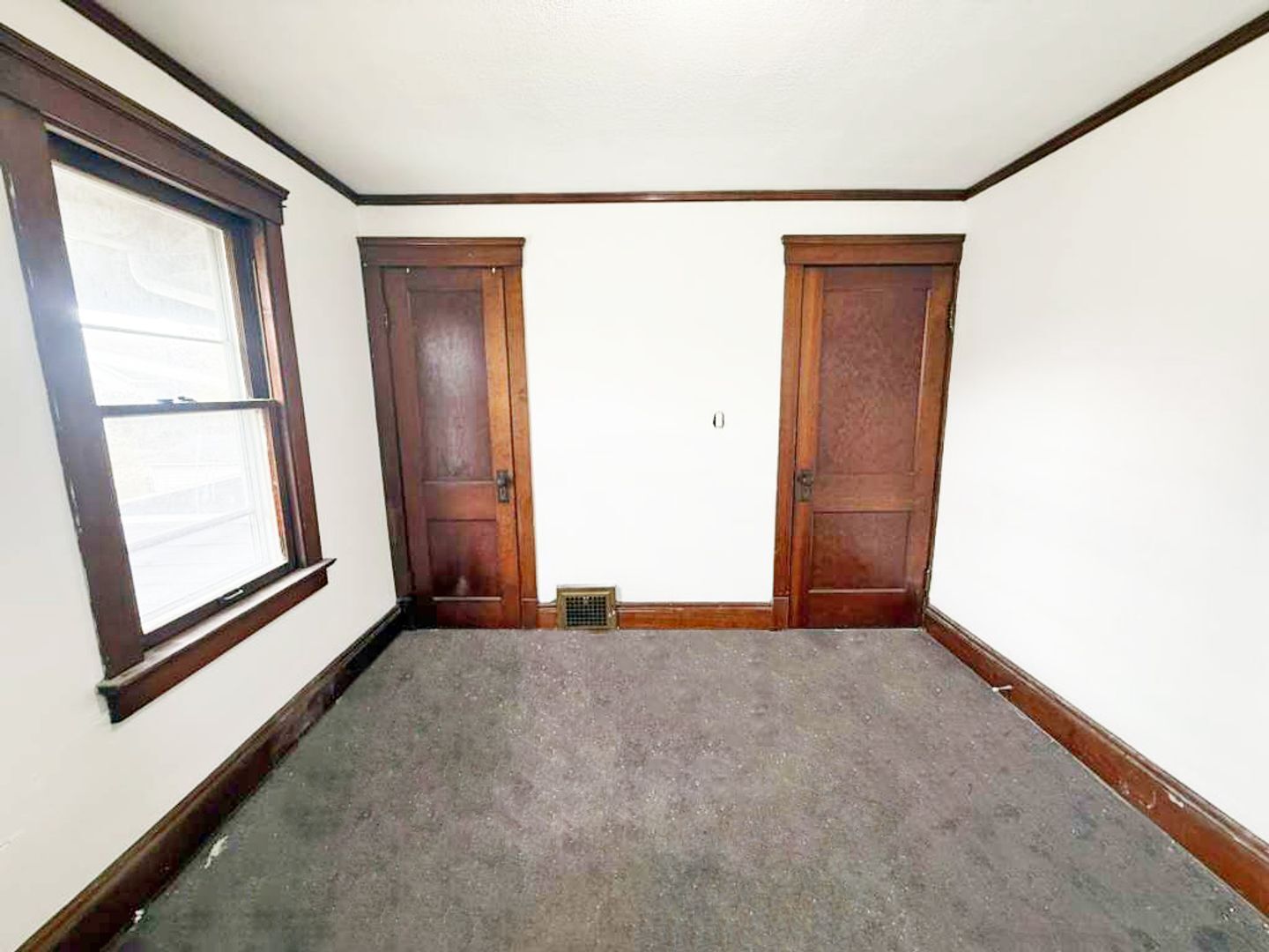 10110 Parkview Ave Garfield Heights, OH 44125 – photo 2