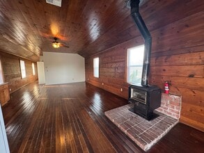 Building Photo - 328 Starr Dr