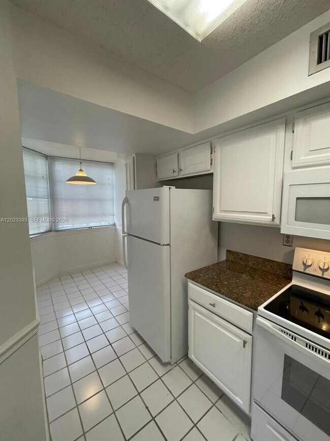 Foto del edificio - 1280 S Alhambra Cir