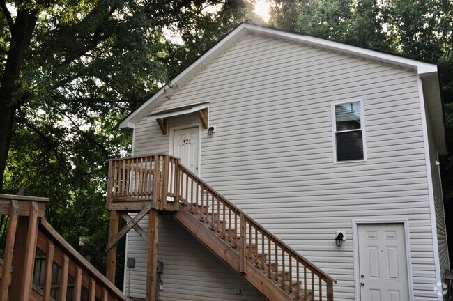 Building Photo - 521 Watson St