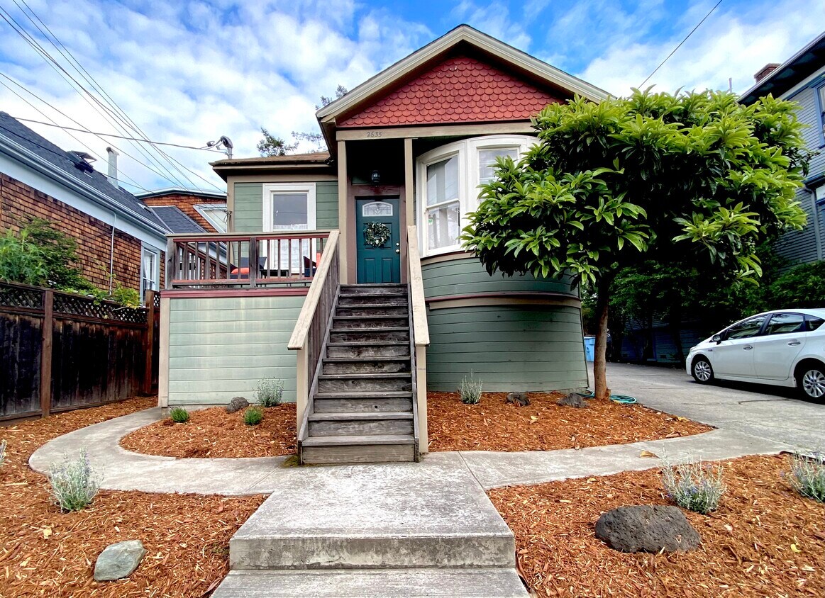 Front of Unit - 2635 Fulton St