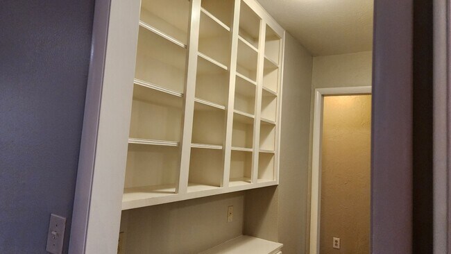 Foto del edificio - Beautiful 3 Bed 2 Bath Home In Desirable E...