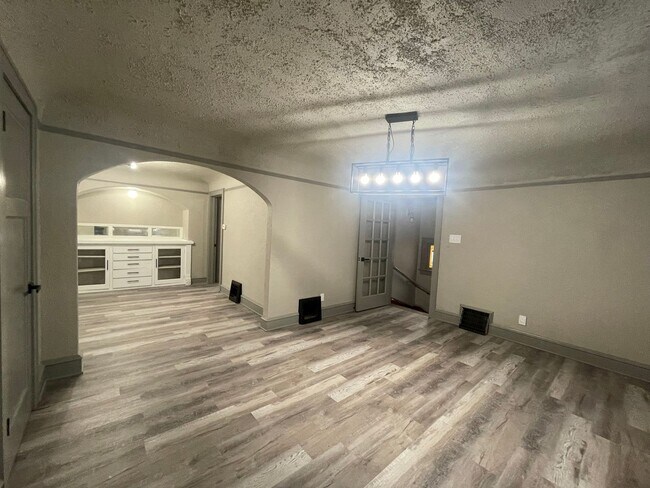 Foto del edificio - 3323 N 36th St