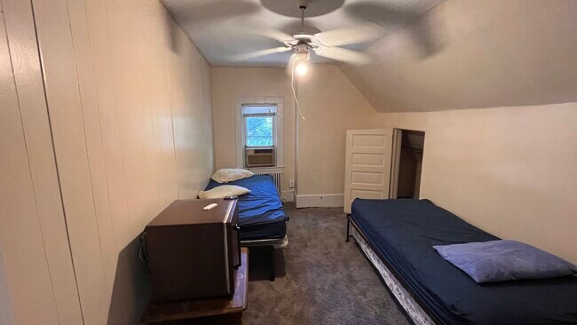 Foto del edificio - 5859 Hobart St