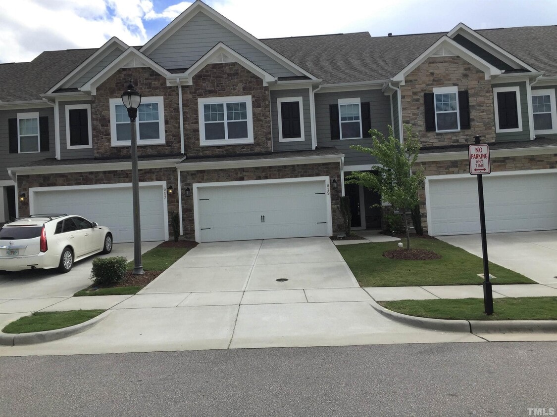 619 Mountain Pine Dr, Cary, NC 27519 Townhouse for Rent in Cary, NC