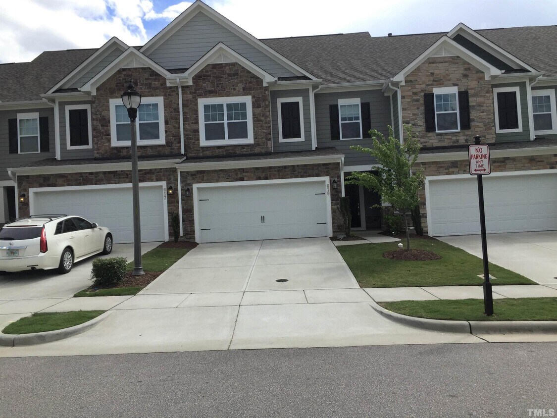 619 Mountain Pine Dr, Cary, NC 27519 Townhouse for Rent in Cary, NC