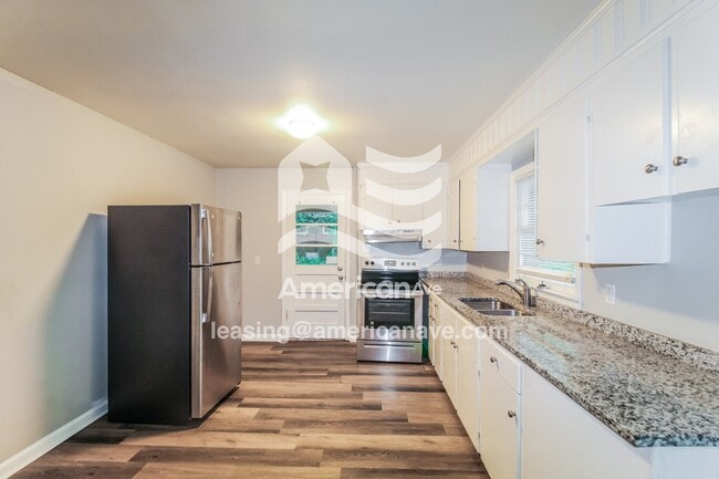 Building Photo - 215 Knodishall Dr