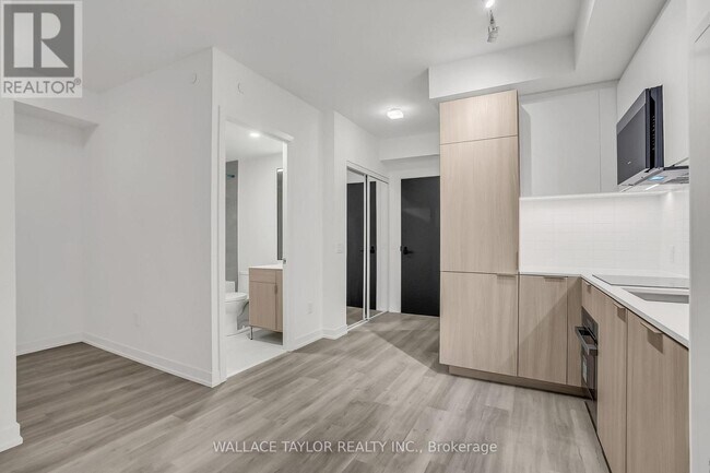 Photo du bâtiment - 28 Eastern Ave