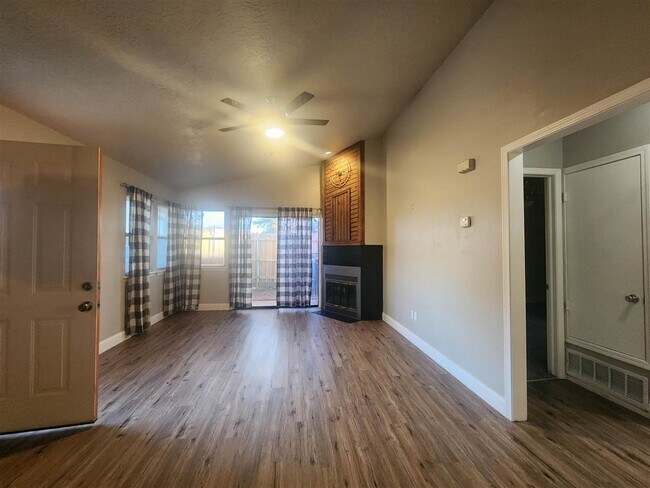 Foto del edificio - 6808 NW Willow Springs Dr